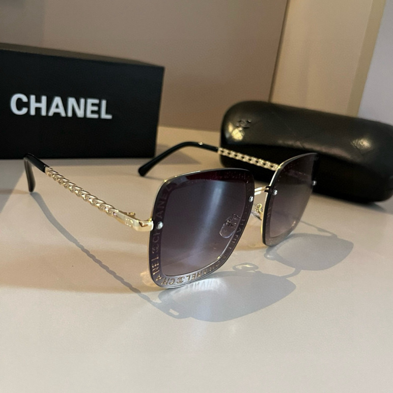 CHANEL Women's Fashion Sunglasses