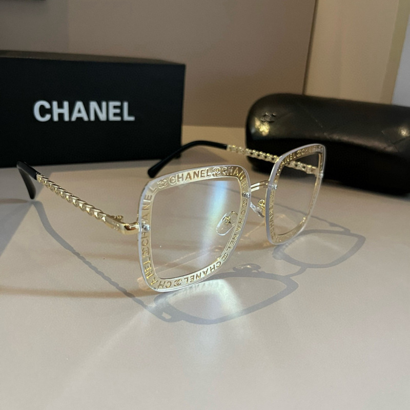 CHANEL Women's Fashion Sunglasses