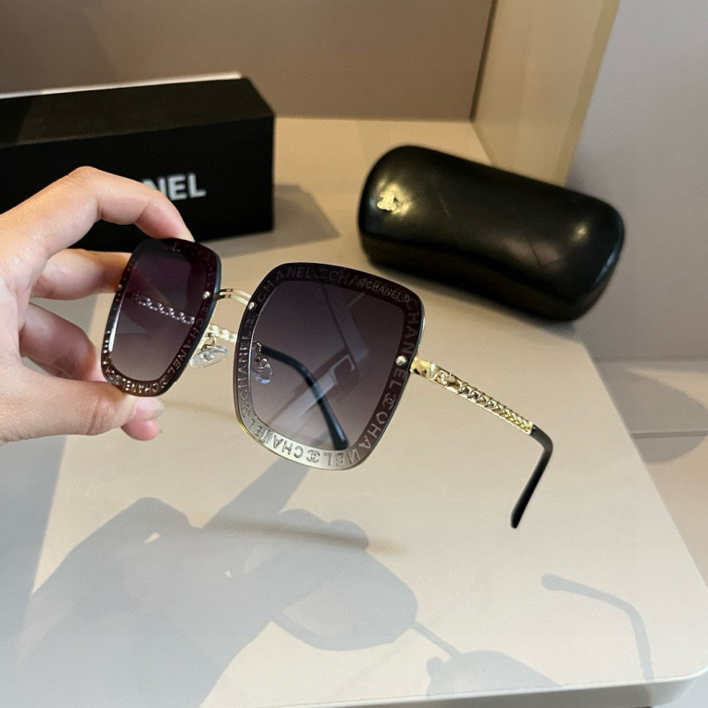 CHANEL Women's Fashion Sunglasses