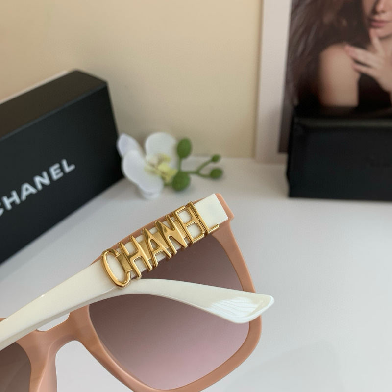 CHANEL Women's Fashion Sunglasses
