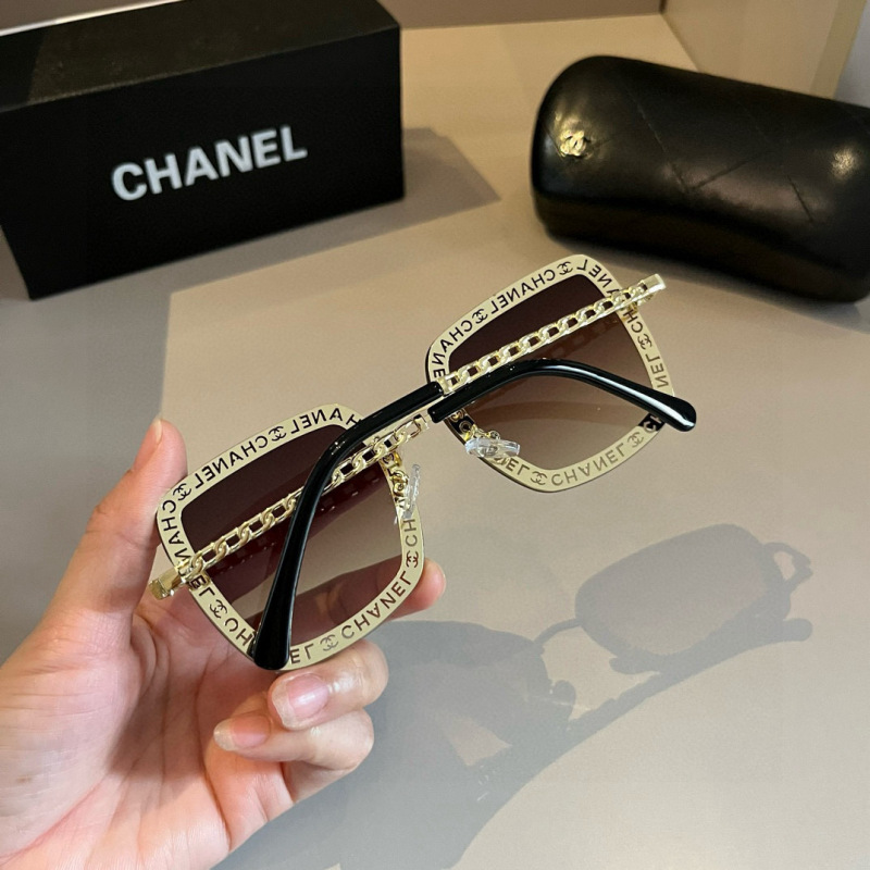 CHANEL Women's Fashion Sunglasses