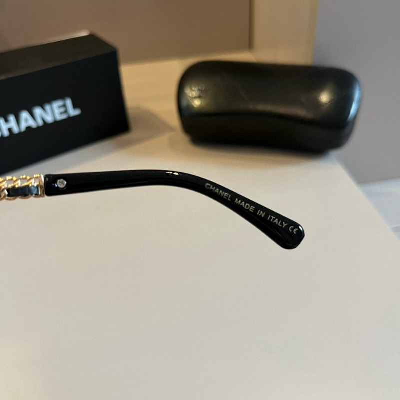 CHANEL Women's Fashion Sunglasses