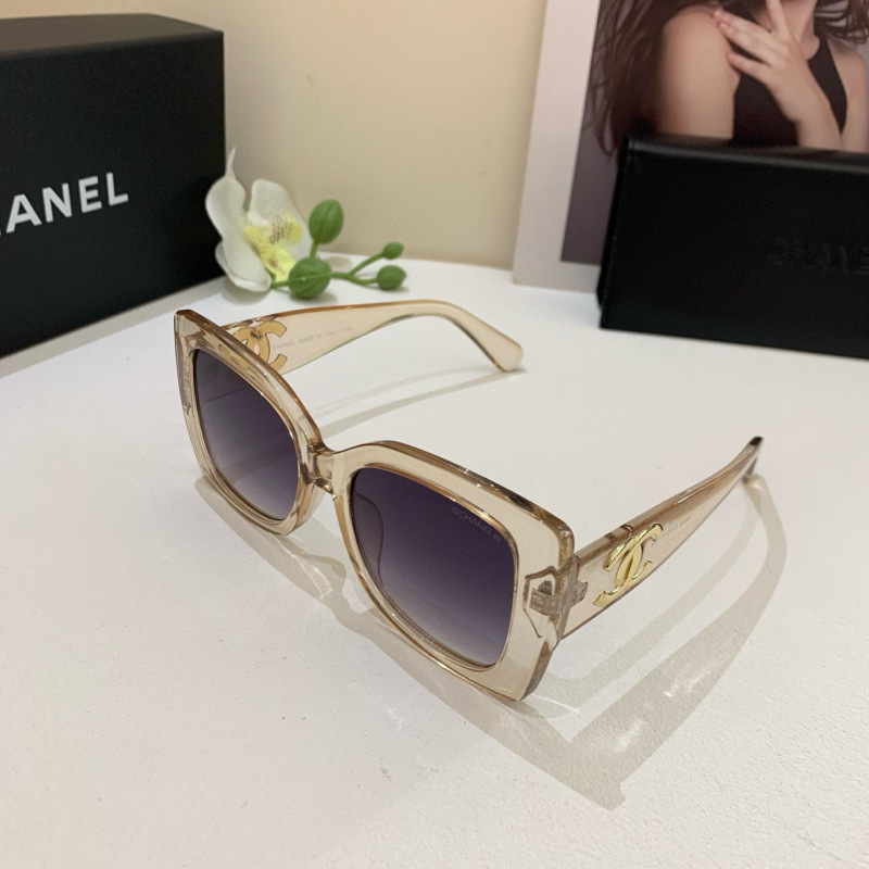 CHANEL Women's Fashion Sunglasses