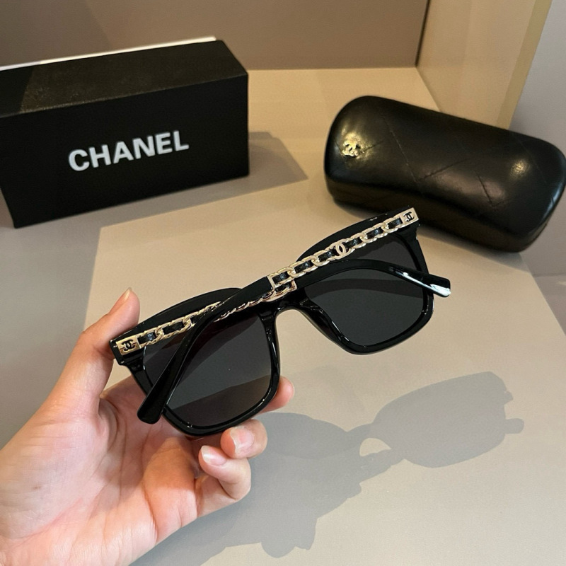 CHANEL Women's Fashion Sunglasses