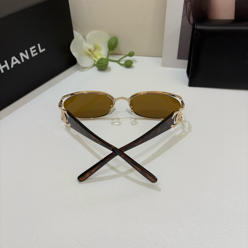 CHANEL Women's Fashion Sunglasses