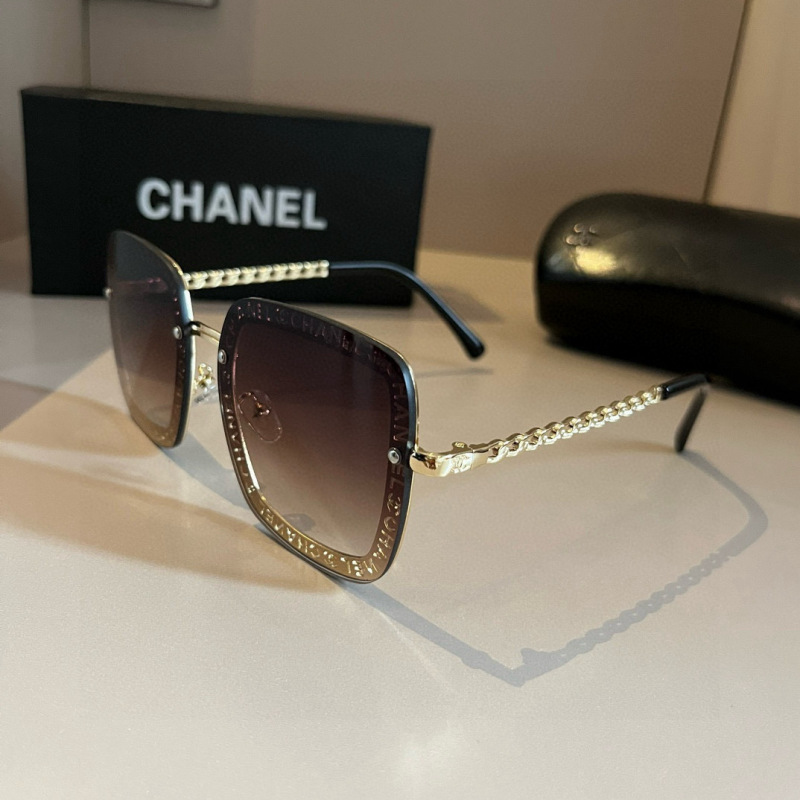 CHANEL Women's Fashion Sunglasses