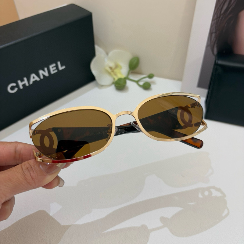 CHANEL Women's Fashion Sunglasses