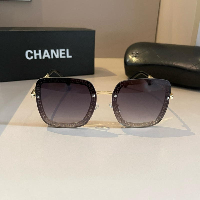CHANEL Women's Fashion Sunglasses