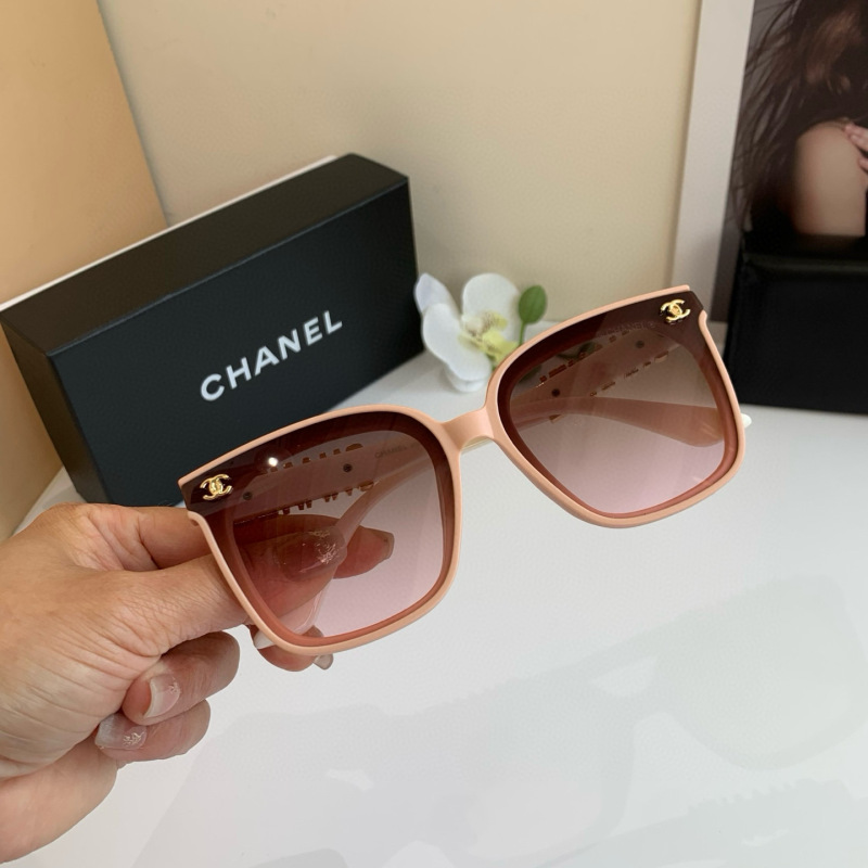 CHANEL Women's Fashion Sunglasses