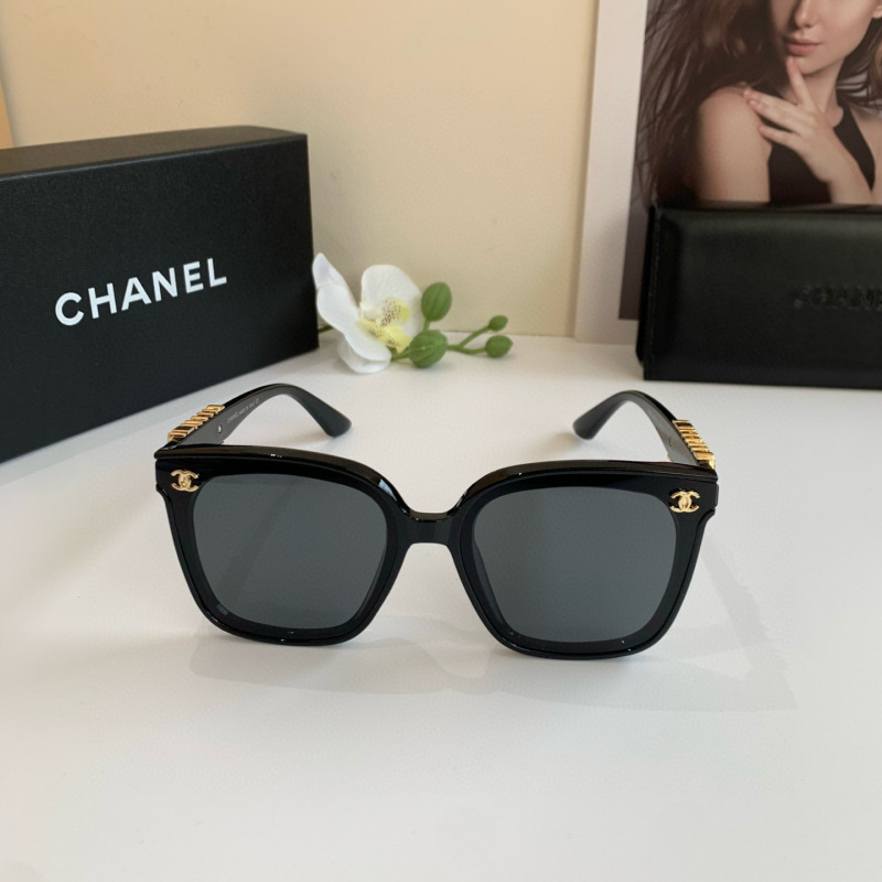 CHANEL Women's Fashion Sunglasses