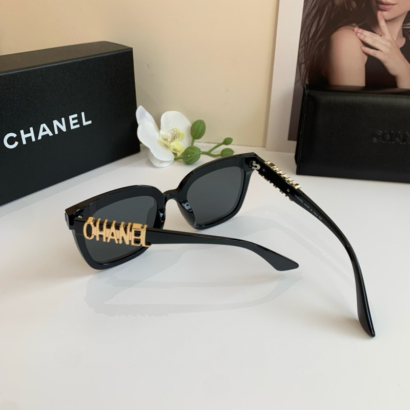 CHANEL Women's Fashion Sunglasses