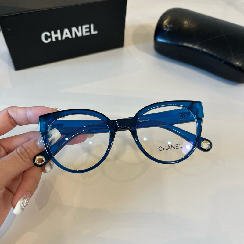 CHANEL Women's Fashion Sunglasses