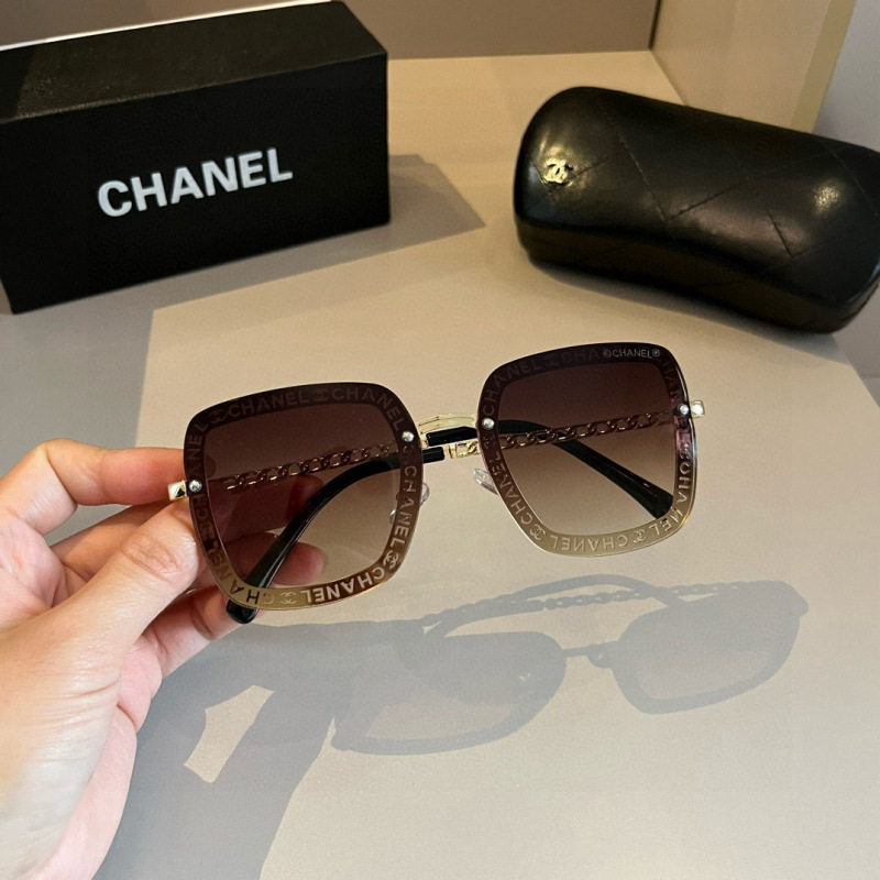 CHANEL Women's Fashion Sunglasses