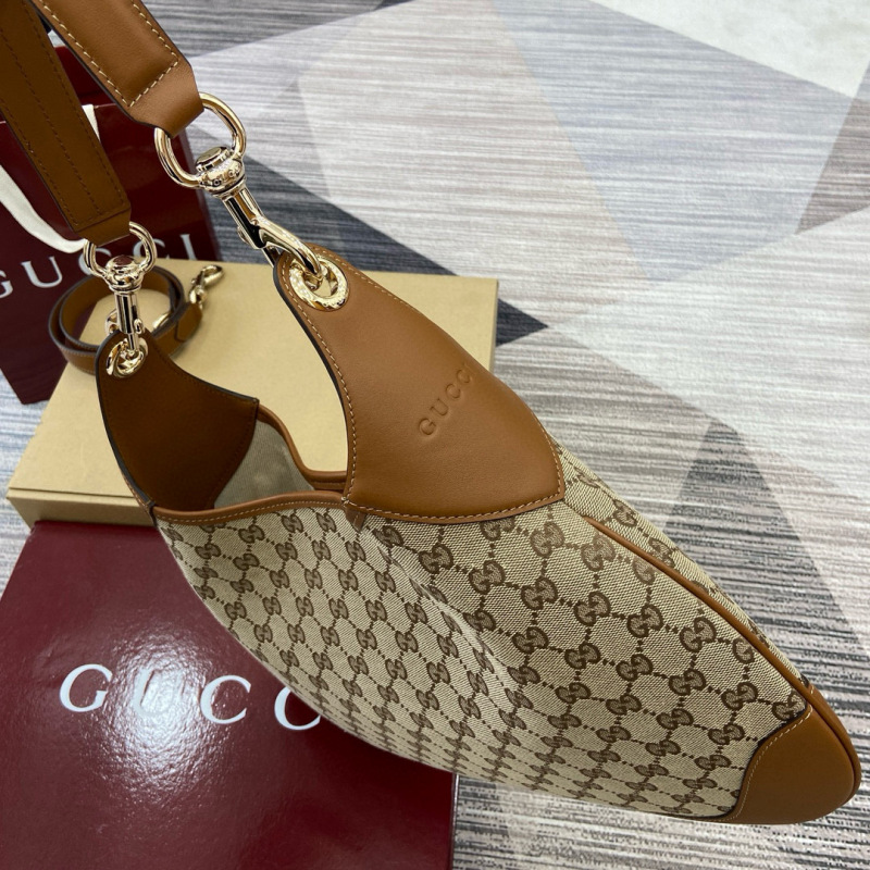 GUCCI B MEDIUM SHOULDER BAG