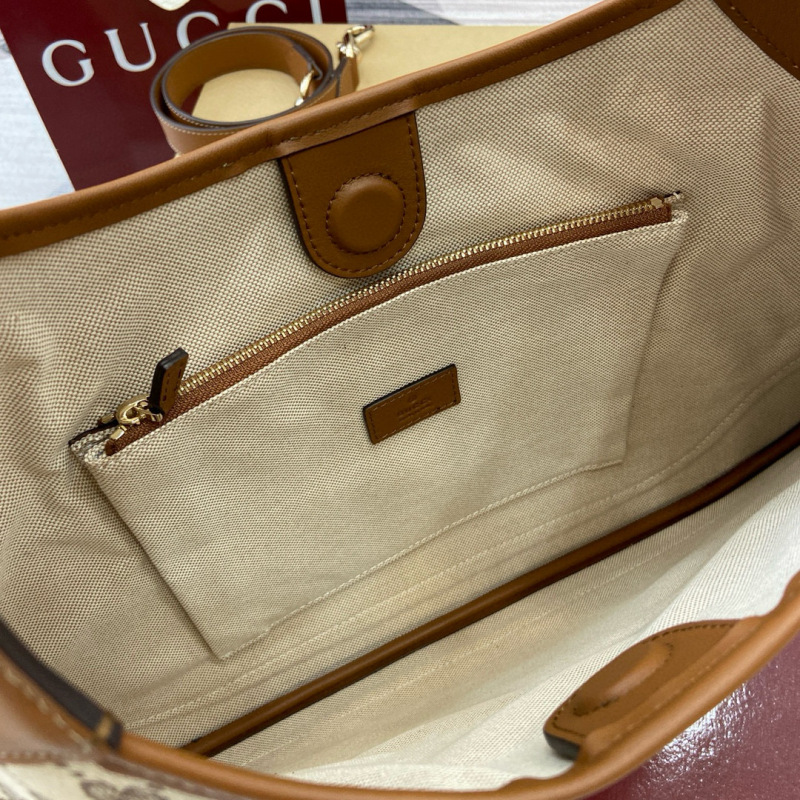 GUCCI B MEDIUM SHOULDER BAG