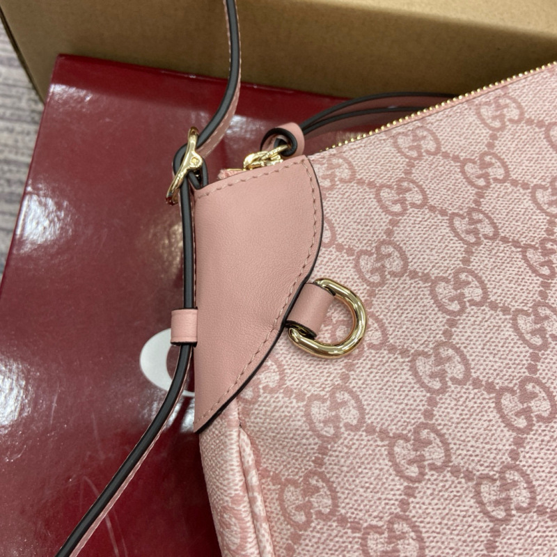 GG EMBLEM SMALL SHOULDER BAG
