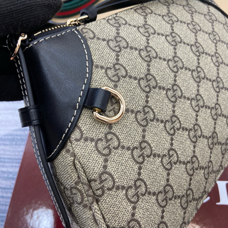 GG EMBLEM SMALL SHOULDER BAG