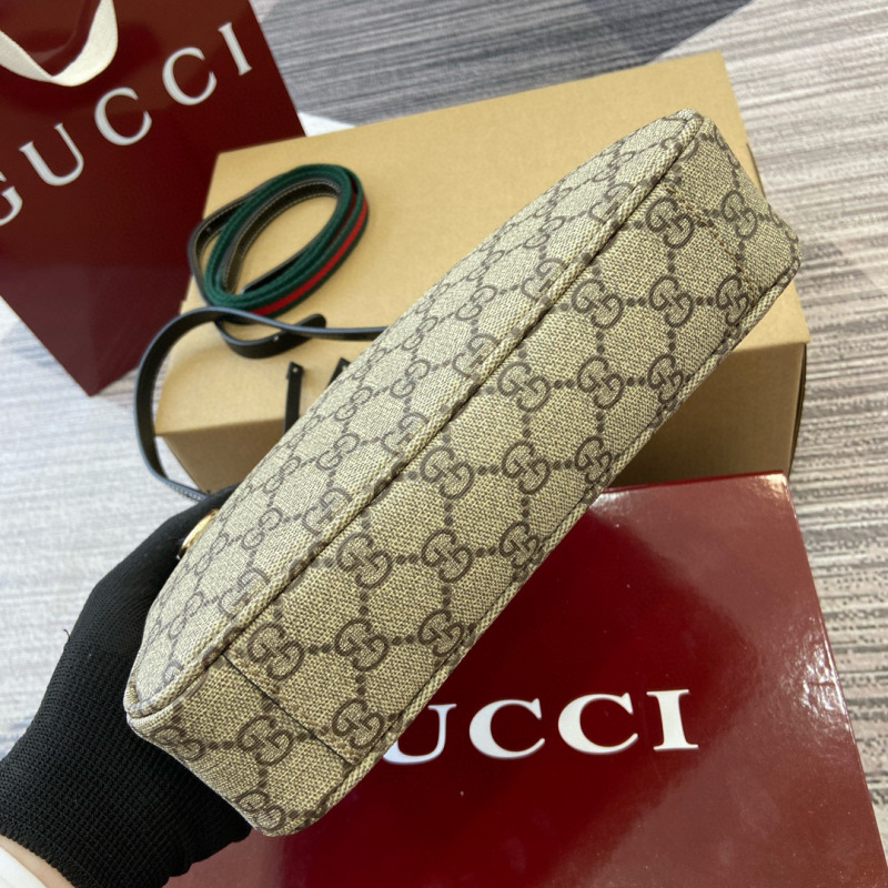 GG EMBLEM SMALL SHOULDER BAG