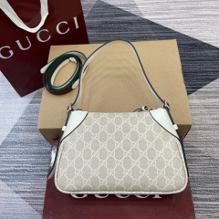 GG EMBLEM SMALL SHOULDER BAG