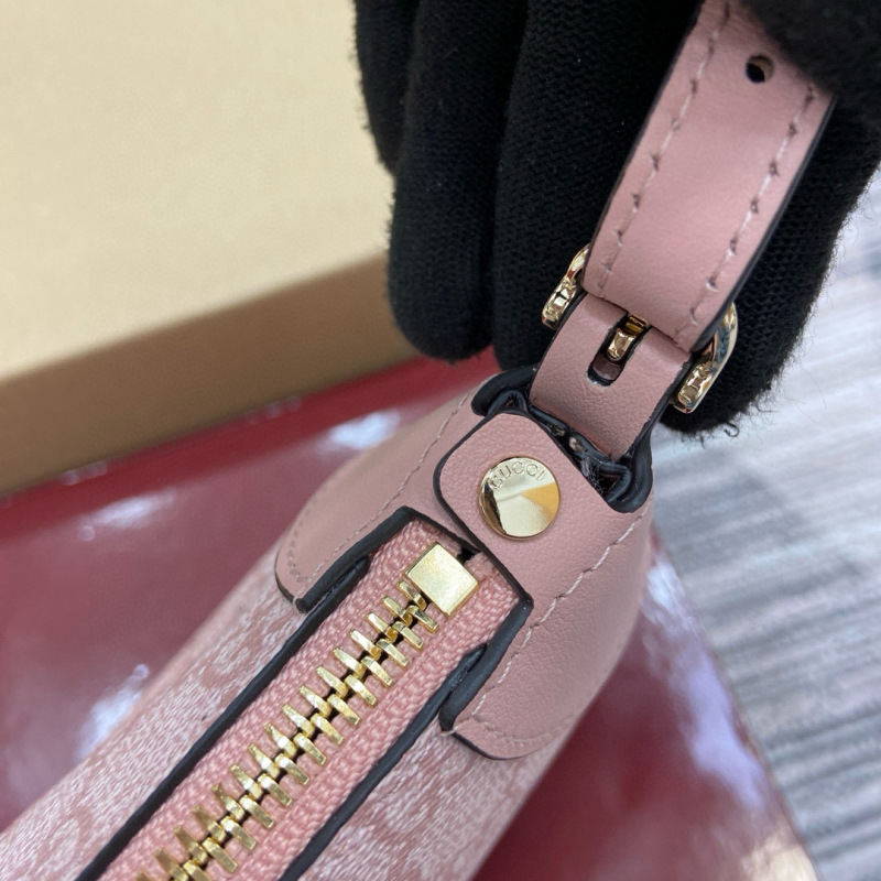 GG EMBLEM SMALL SHOULDER BAG