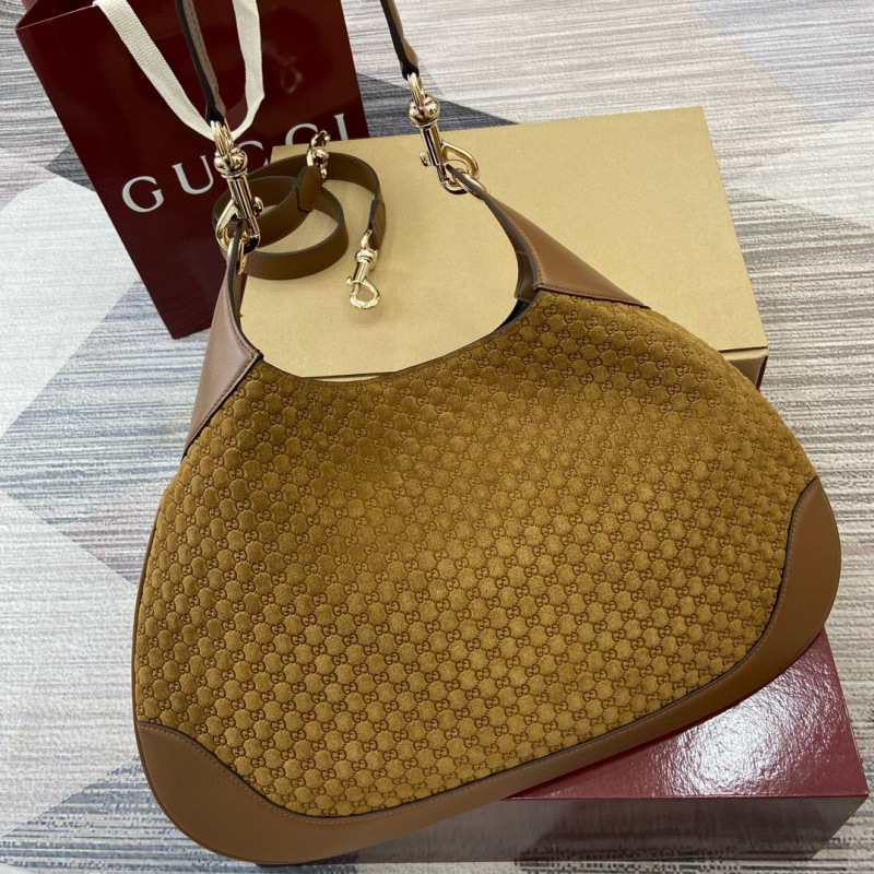 GUCCI B MEDIUM SHOULDER BAG