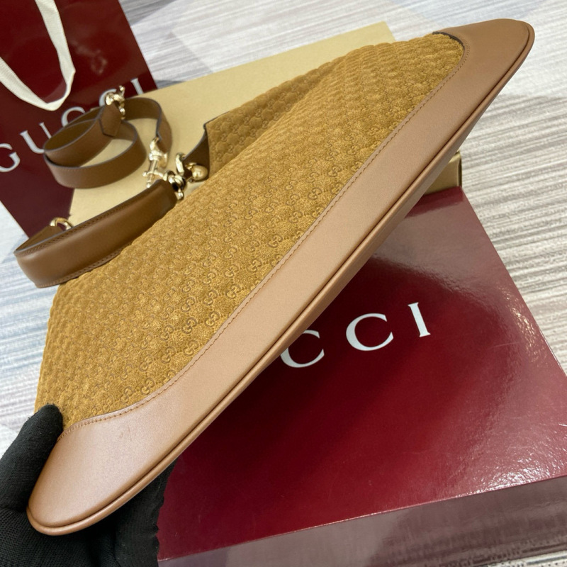 GUCCI B MEDIUM SHOULDER BAG
