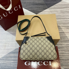 GG EMBLEM SMALL SHOULDER BAG
