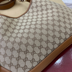 GUCCI B MEDIUM SHOULDER BAG