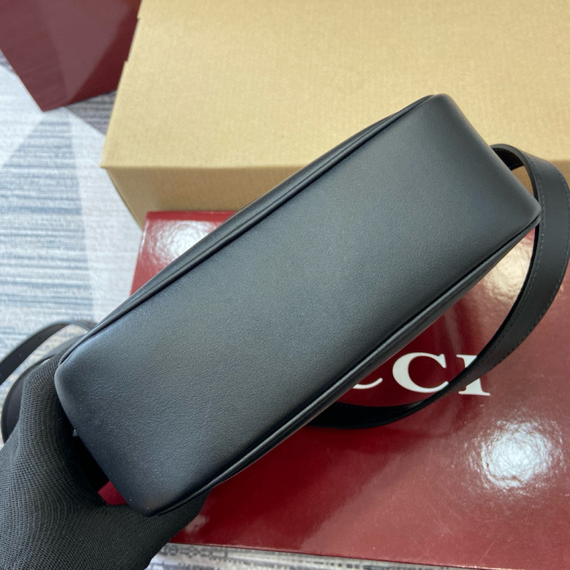 GUCCI BLONDIE SMALL SHOULDER BAG