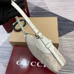 GG EMBLEM SMALL SHOULDER BAG