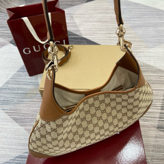 GUCCI B MEDIUM SHOULDER BAG