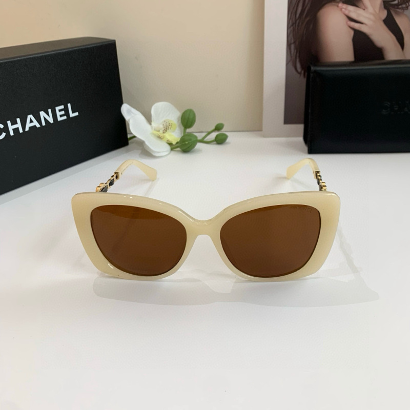 CHANEL Women's Fashion Sunglasses