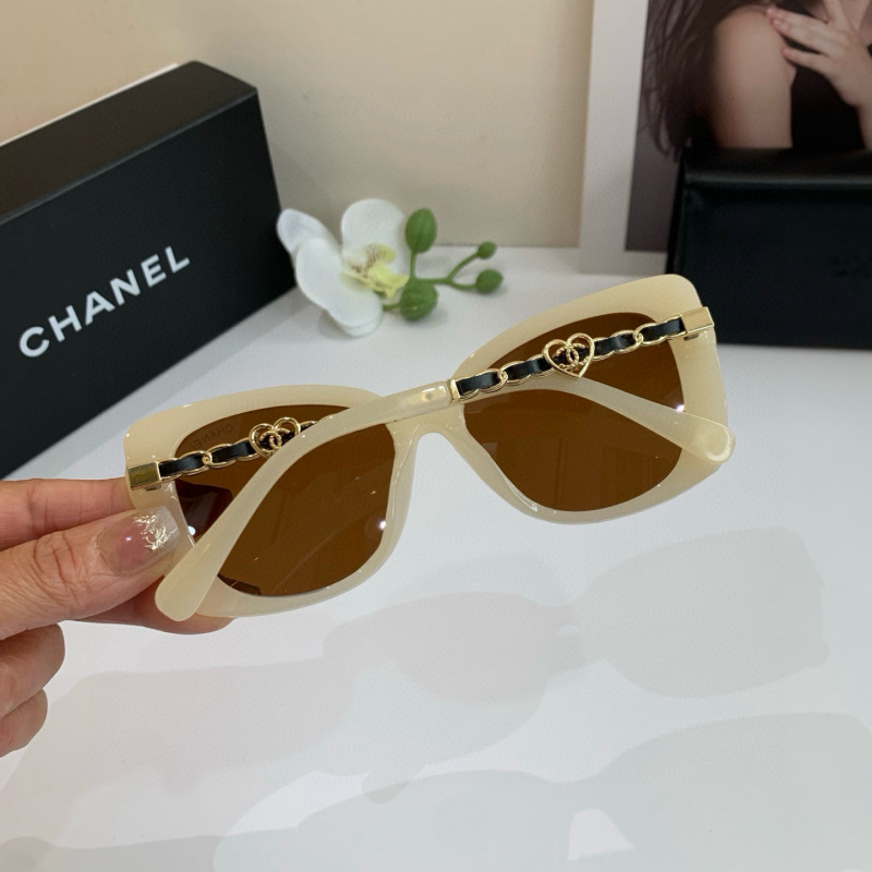 CHANEL Women's Fashion Sunglasses