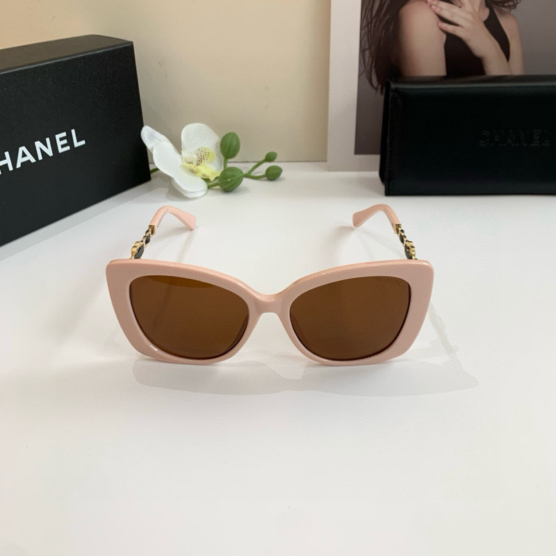 CHANEL Women's Fashion Sunglasses