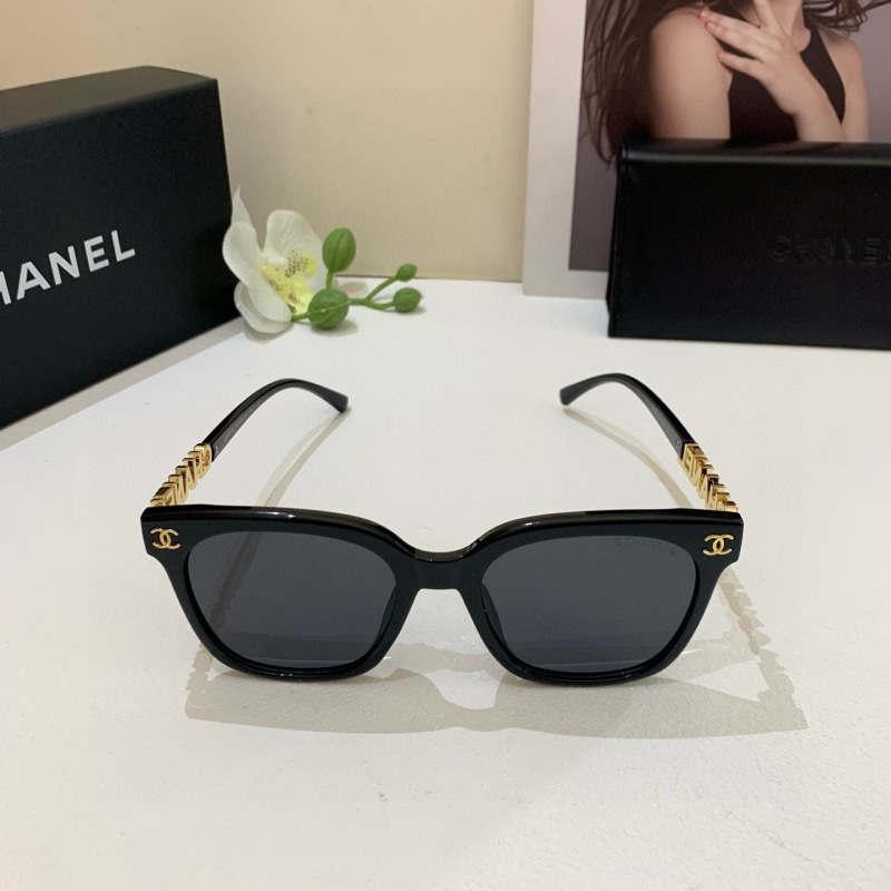 CHANEL Women's Fashion Sunglasses