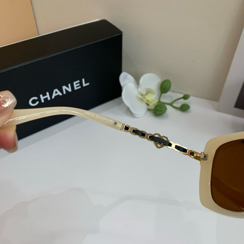 CHANEL Women's Fashion Sunglasses