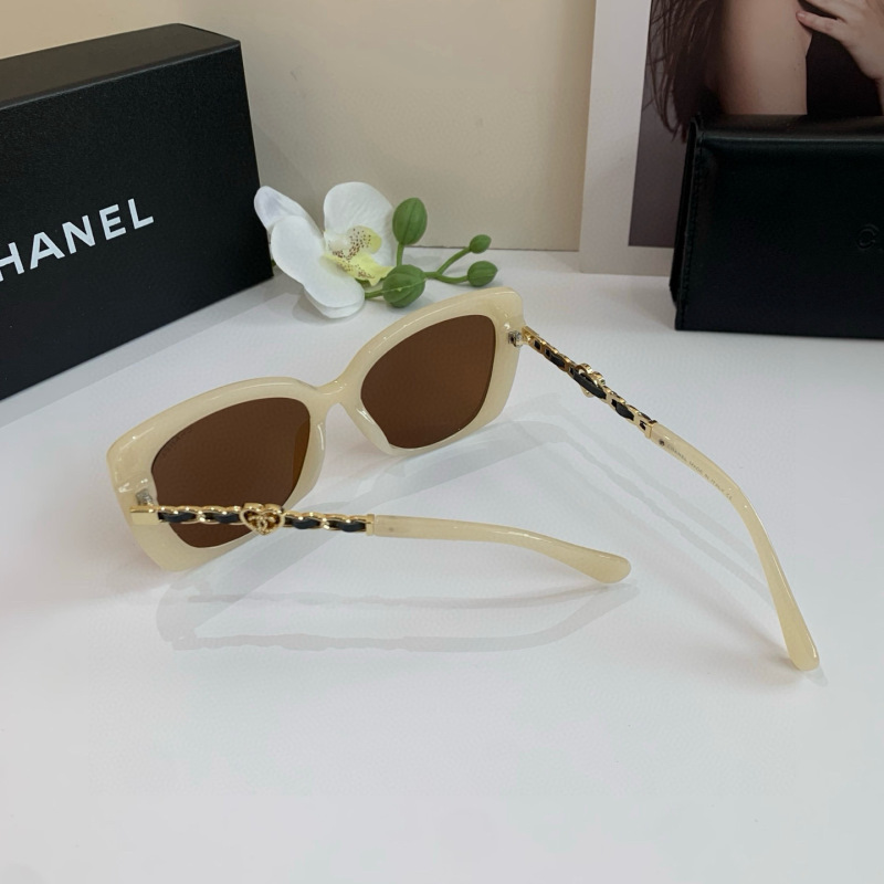 CHANEL Women's Fashion Sunglasses
