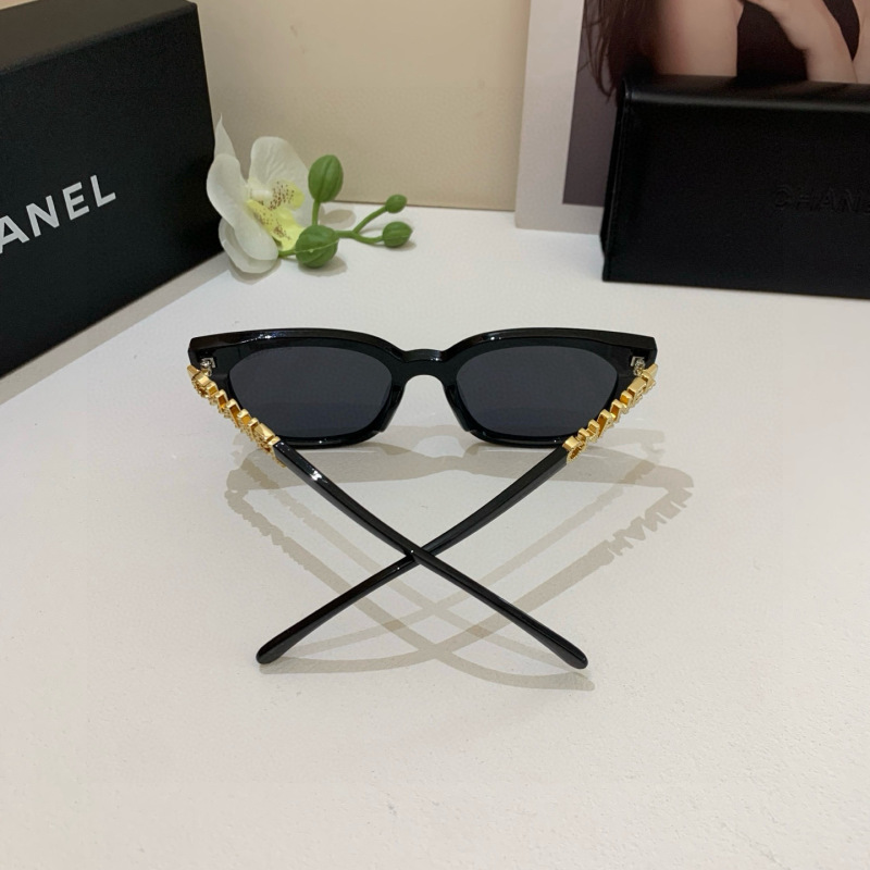 CHANEL Women's Fashion Sunglasses
