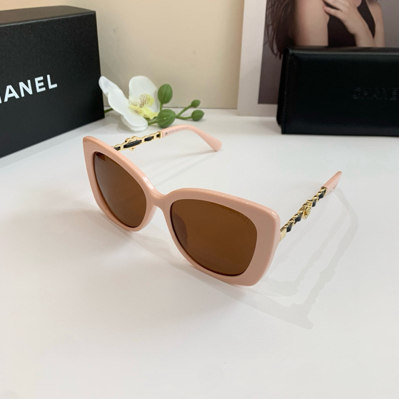 CHANEL Women's Fashion Sunglasses