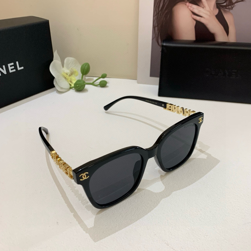 CHANEL Women's Fashion Sunglasses