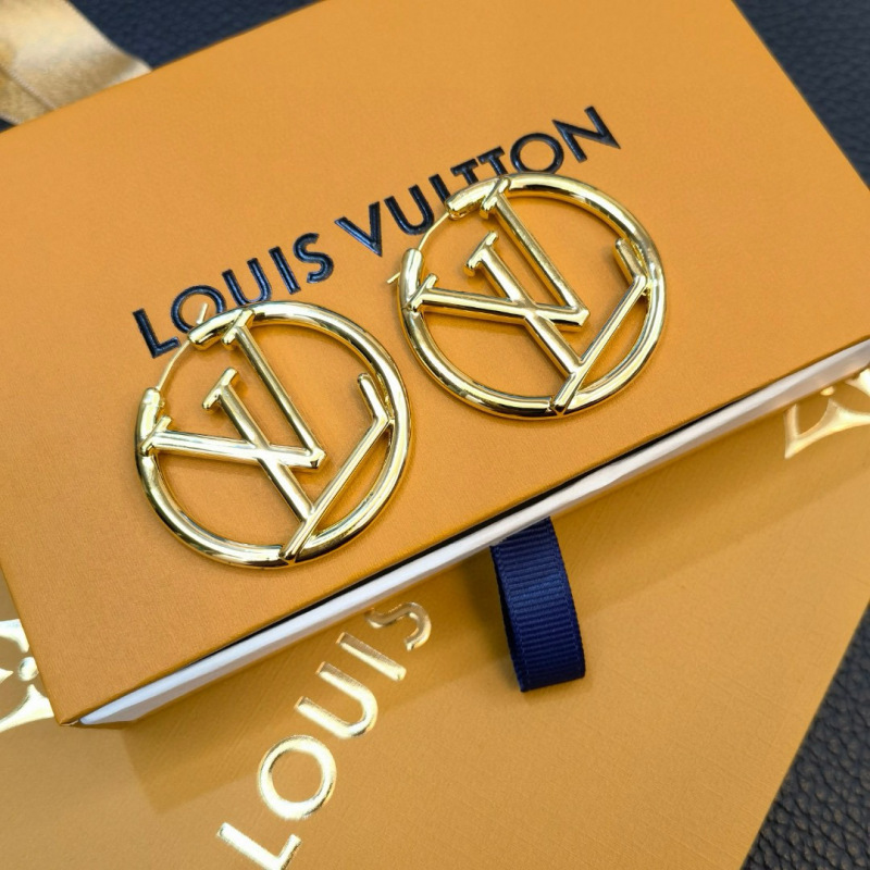 LV EARRING