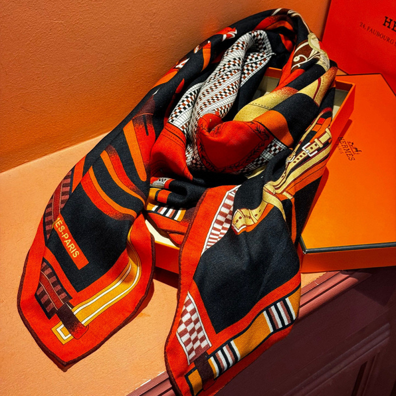 HERMES Velvet Scarf
