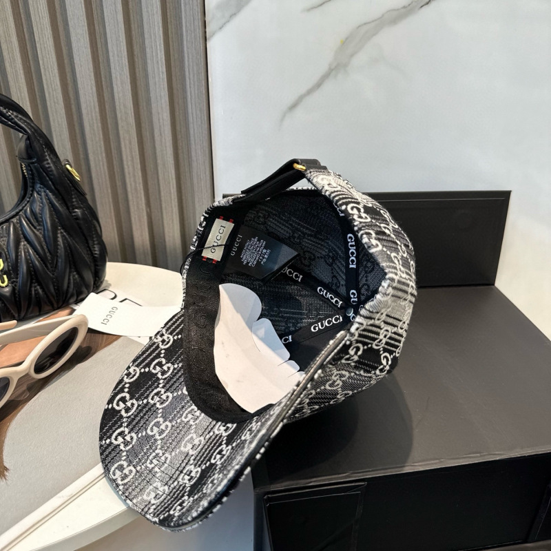 GUCCI baseball cap