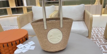 Chloé Large Horse Medal Basket