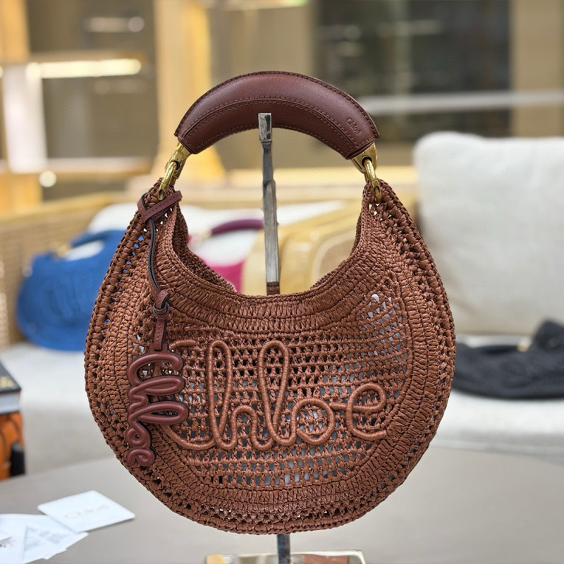 Chloé Summer Banana Hobo Bag In Raffia