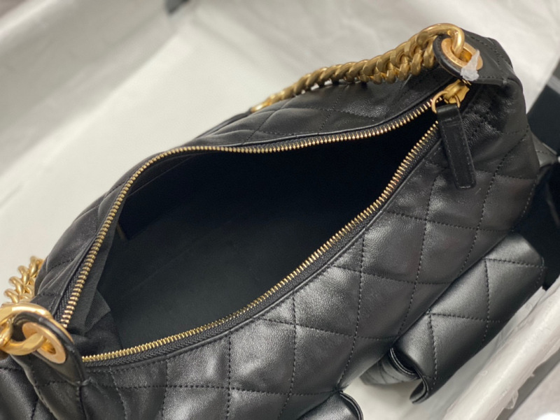 CHANEL 25C Hobo Bag