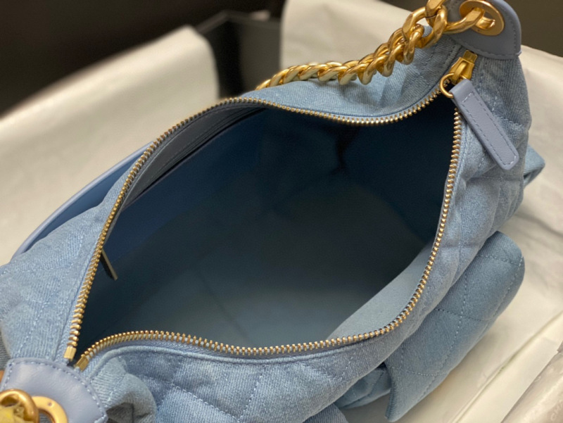 CHANEL 25C Hobo Bag