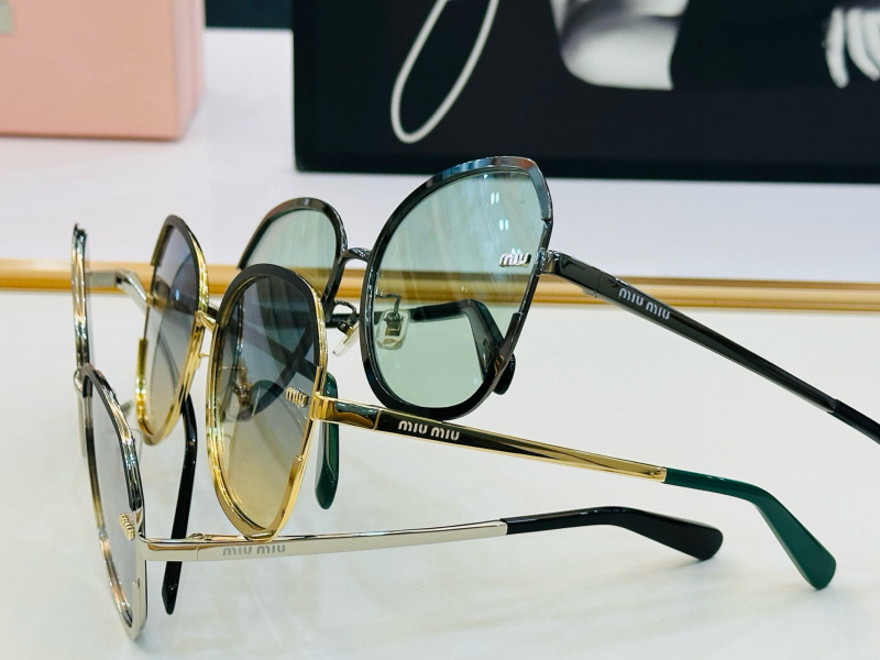 MIUMIU Women's Fashion Sunglasses