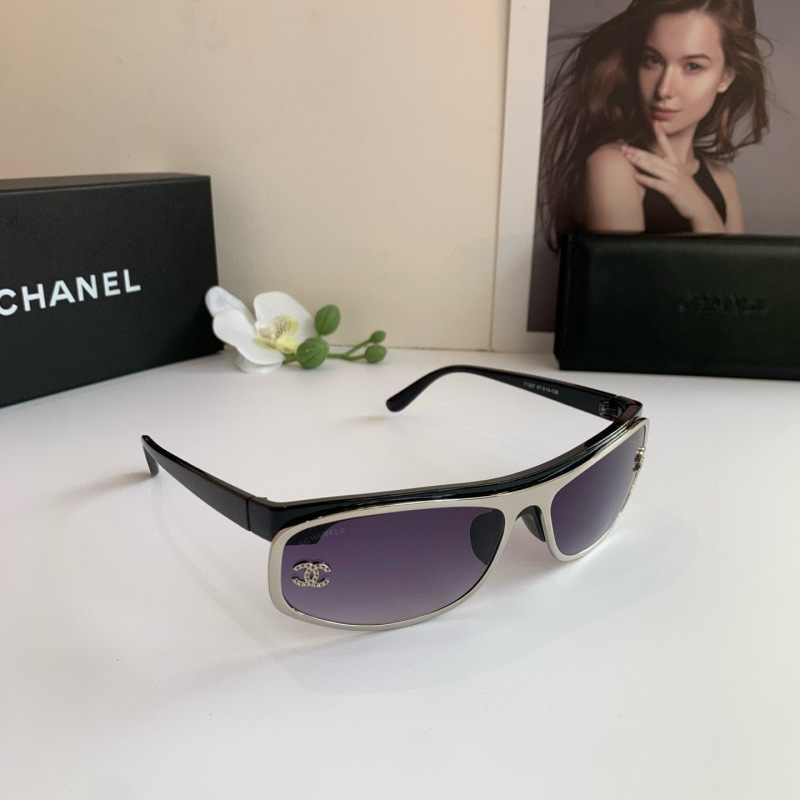 CHANEL Women's Fashion Sunglasses