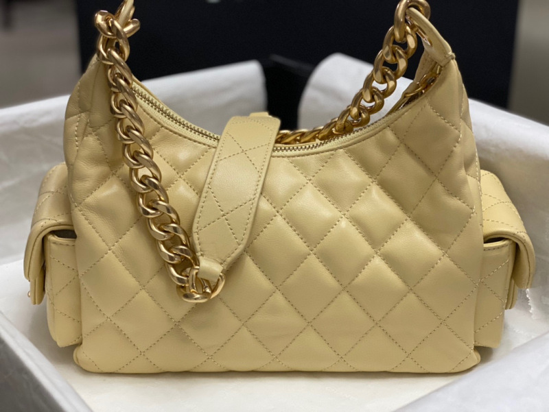 CHANEL 25C Hobo Medium Bag